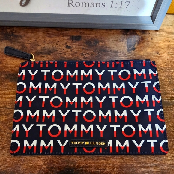 Tommy Hilfiger Clutch / Cosmetics Bag - Picture 1 of 7